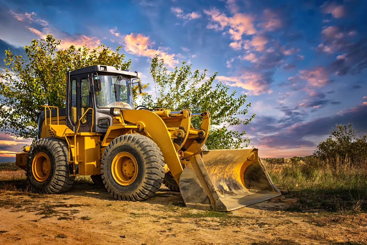 wheel bulldozer with U-shape blade